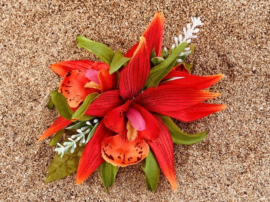Свадьба - Triple Cymbidium Orchid Orange Hawaiian Flower Hair Clip, Silk Flower Hair Clip, Flower Fascinators, Beach Wedding & Bridesmaid Hair Clip