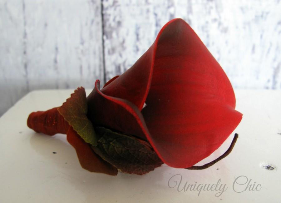 Hochzeit - Fall wedding boutonniere - Red calla lily Groom, groomsmen, usher, father Lapel stick.  Outdoor ceremony, prom, grad, homecoming.