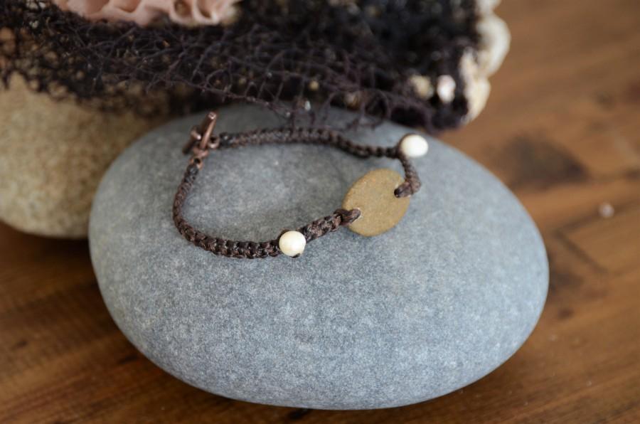 Hochzeit - Unique Pearl and Rock Bracelet Macrame friendship bracelet
