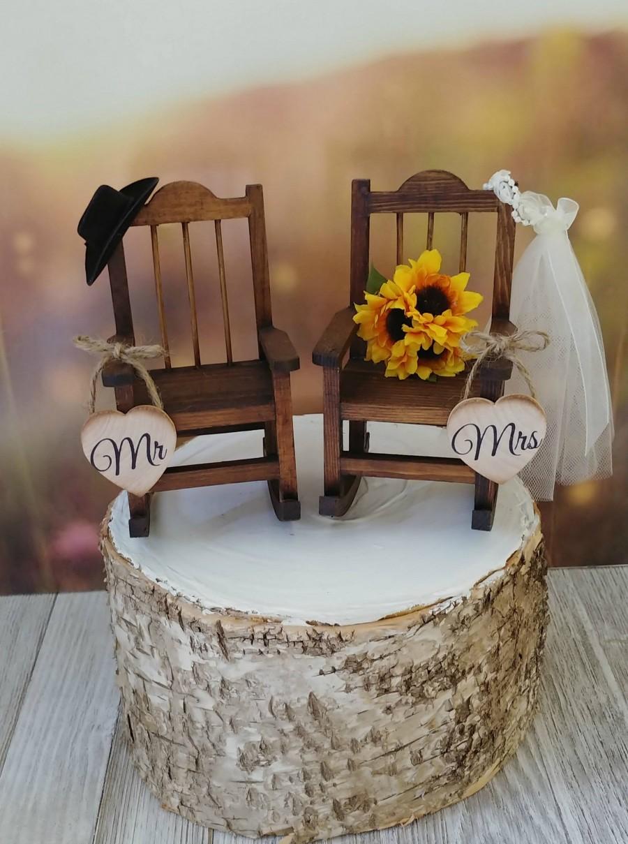 زفاف - Rustic wedding wood rocking chairs with sunflower bouquet camping country wedding barn themed sunflower Mr and Mrs bride and groom camp fire