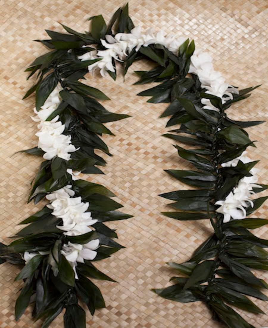 Hochzeit - Maile Ti leaf Lei With Orchid