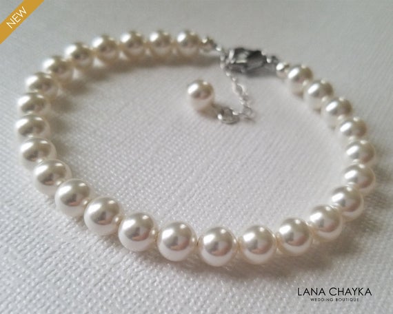 Mariage - White Pearl Bridal Bracelet, Wedding Pearl Classic Bracelet, Swarovski Pearl Bracelet, Bridal Jewelry, Wedding Jewelry Pearl Dainty Bracelet