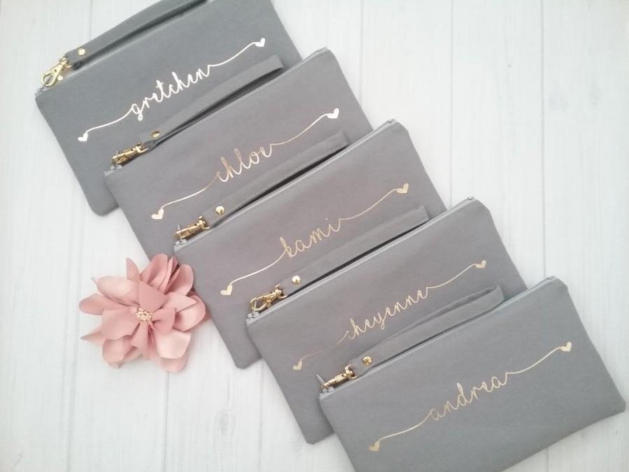 Hochzeit - Set of 5 Personalized Wristlet Clutches - Personalized Bridesmaid Clutch - Hearts Wristlet Clutch - Personalized Canvas Bag - Name Clutch
