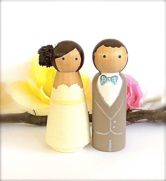 Mariage - Cute WEDDING CAKE TOPPER, Custom Cake Topper Peg Dolls, Large Wood Bride and Groom Figurines Cake Topper, Mr and Mrs, Made In Usa
