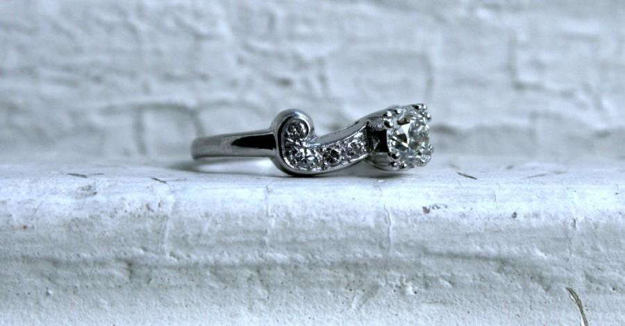 Hochzeit - Vintage Palladium Diamond Engagement Ring.