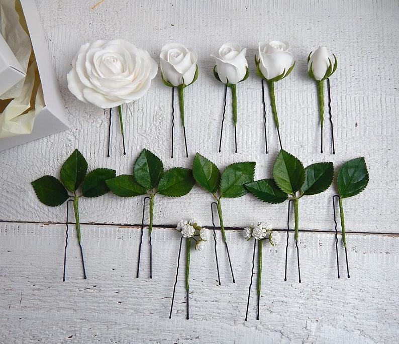 Mariage - White flower hair pins Floral bridal hair piece Wedding hairpiece Baby breath Green leaves hairpins Bridesmaid headpiece