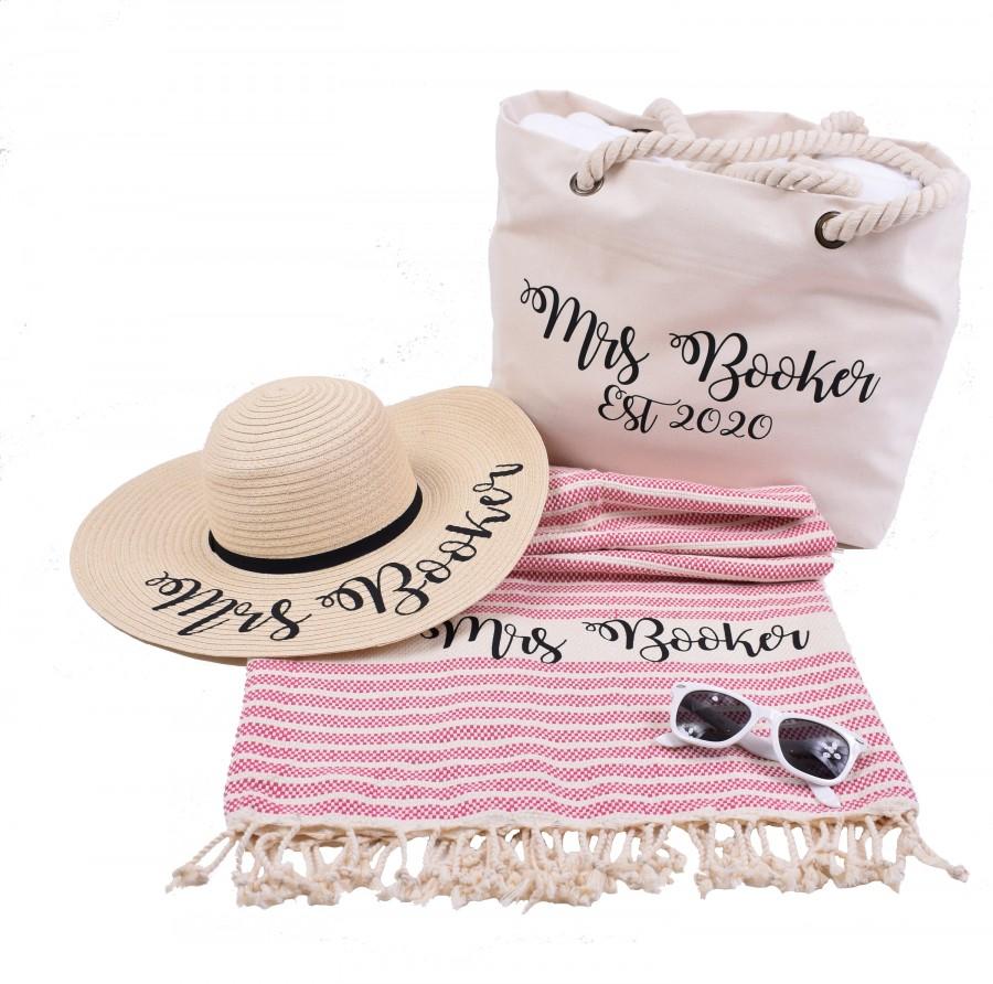 Свадьба - Personalized Beach Bag with Custom Wide Brim Sun Hat and Turkish Towel – Great for Bride/Bachelorette Party Gift – Wedding/Honeymoon