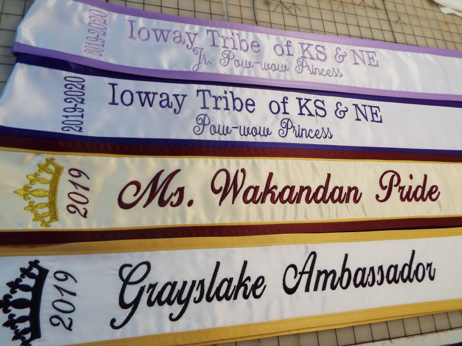 Mariage - Pageant sashes/ Heavywight satin your choice/ Satin TRIM your choice /Thread your choice / All custom made  / Design your sash