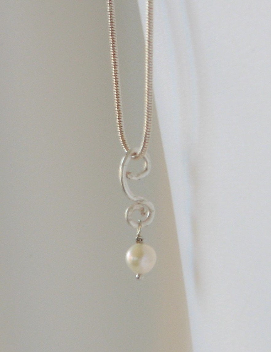 زفاف - Genuine Freshwater White Pearl Necklace, perfect for Bride, Bridal Party, or Gift - Anniversary, Birthday, Mother's Day
