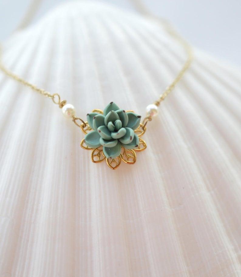 Mariage - Dusty Mint Succulent Necklace. Succulent jewelry. Succulent Necklace. Succulent Wedding theme.