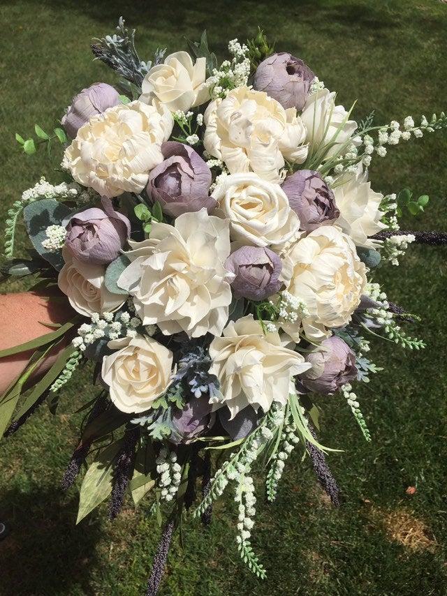 زفاف - Sola Wood Ivory Lavender Bouquet, Ivory and Lavender Bride Bouquet, Peony, Dahlia Wedding, Eco Friendly, Keepsake, Forever Flowers by Gigi