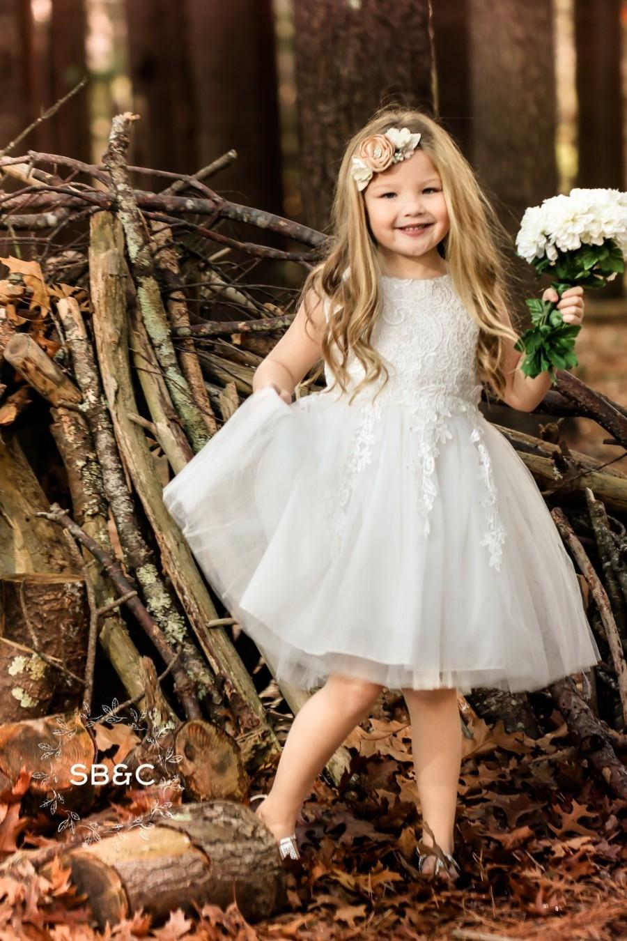 Mariage - Flower Girl Dresses-Rustic Flower Girl Dresses-Vintage girl dress-Country Dress-White Tulle dress-Birthday Dress-Baptism Dress-Elegant Dress