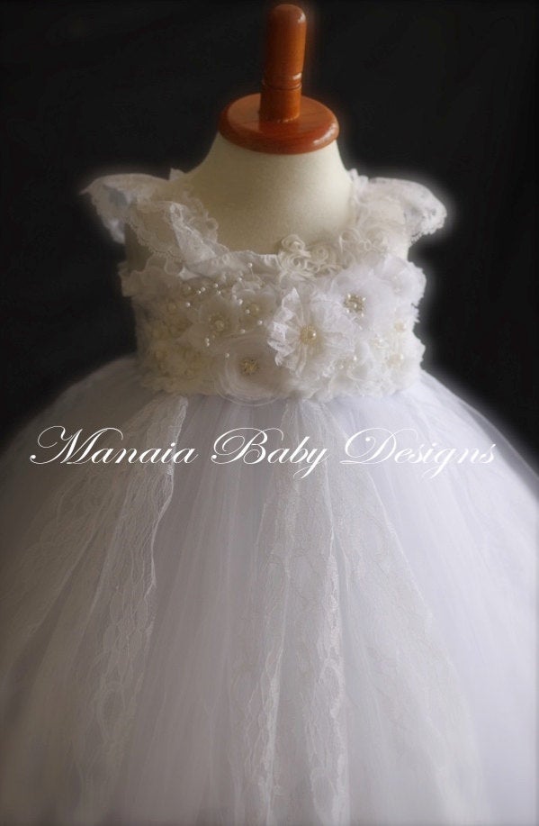 Mariage - White Christening Dress / White Flower Girl Dress / White Lace Dress / White Vintage Dress