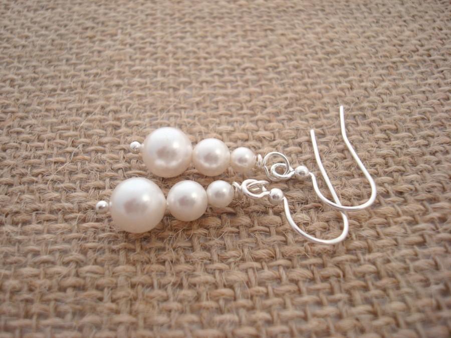 Mariage - White Pearl Earrings, Pearl Drop Earrings, Wedding Jewelry, Bridesmaid Jewelry, Pearl Bridesmaid Earrings, Gift for Her, Anniversary Gift