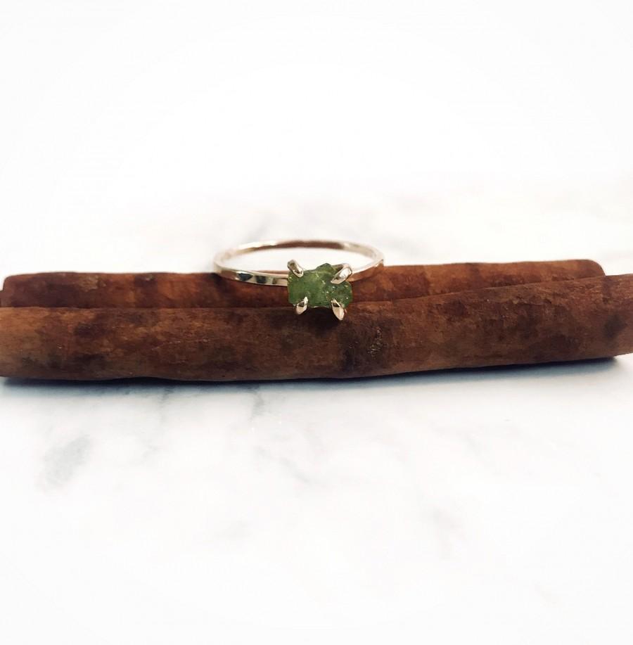 زفاف - Raw Peridot Ring, Engagement Ring, Raw Gemstone Ring, Promise Ring