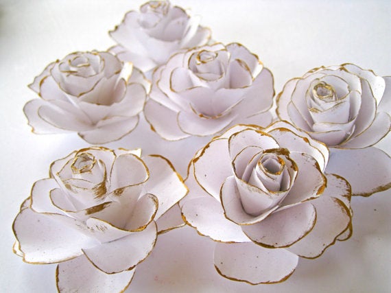 Hochzeit - Small Paper Roses, Paper Flowers with Stem, Wedding Centerpiece Decor, Table Centerpiece Flowers, Nursery Flowers, Bridal Shower Decor