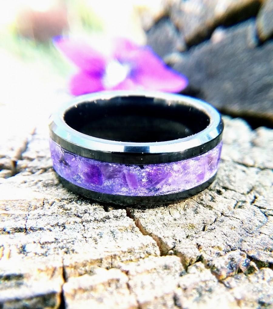 زفاف - Black Ceramic with Purple Amethyst Wedding Band, Black Ring with Purple Stone Inlay