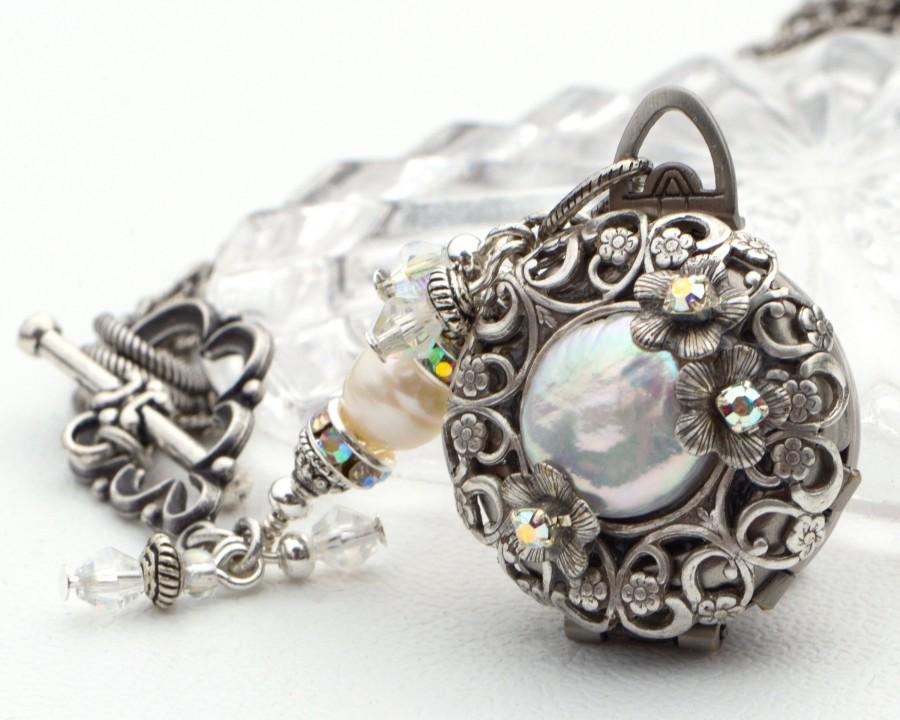 زفاف - Pearl Locket Necklace for Women, Bridal Wedding Locket, Vintage Style Victorian Antiqued Silver Picture Locket Jewelry, Holds Four Photos