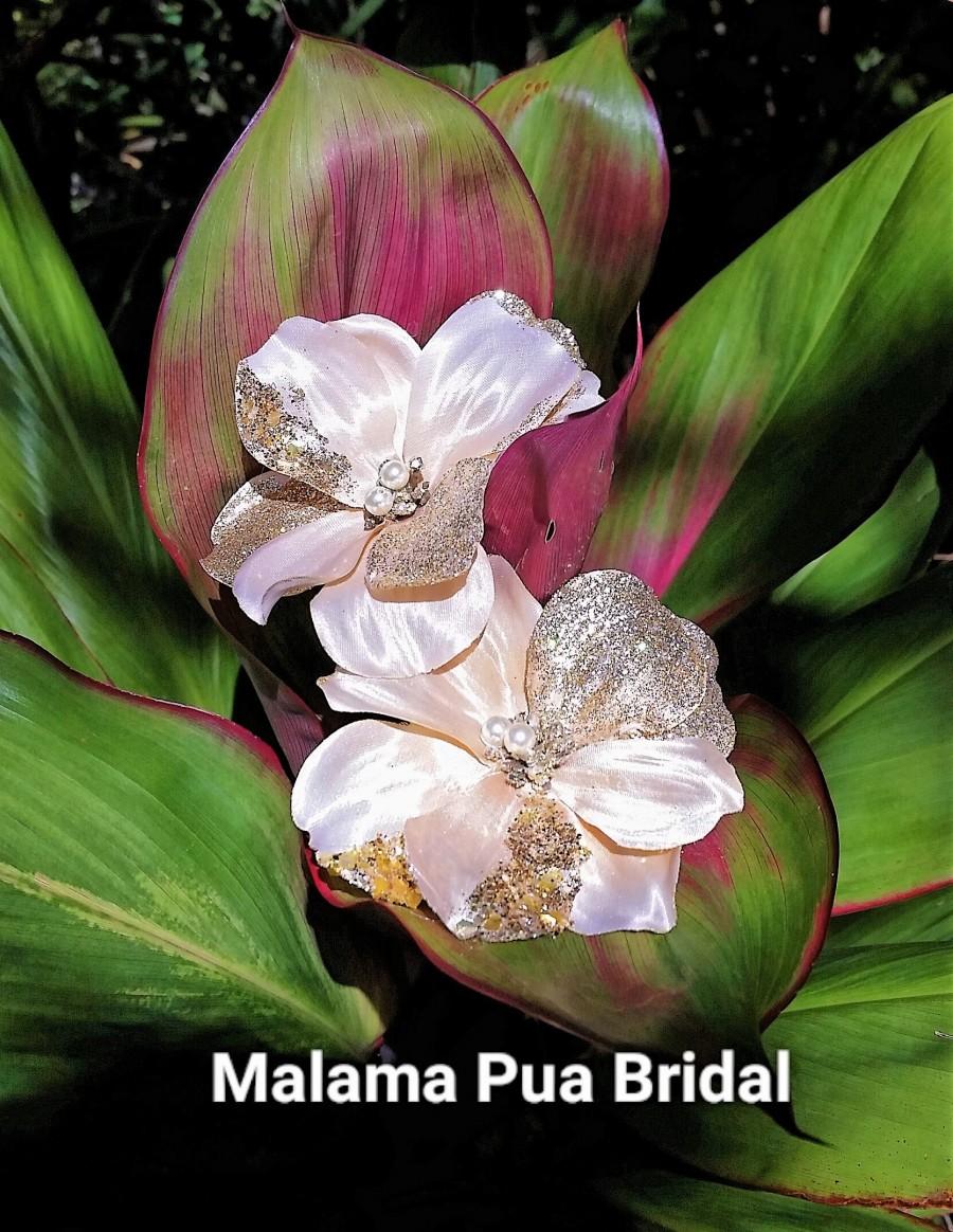 Mariage - CHAMPAGNE GOLD Hair flower, Hair accessory, Bridal Hair Pins, Wedding accessory, silk flower clip, Headpiece, Beach Wedding, Hair Flowers