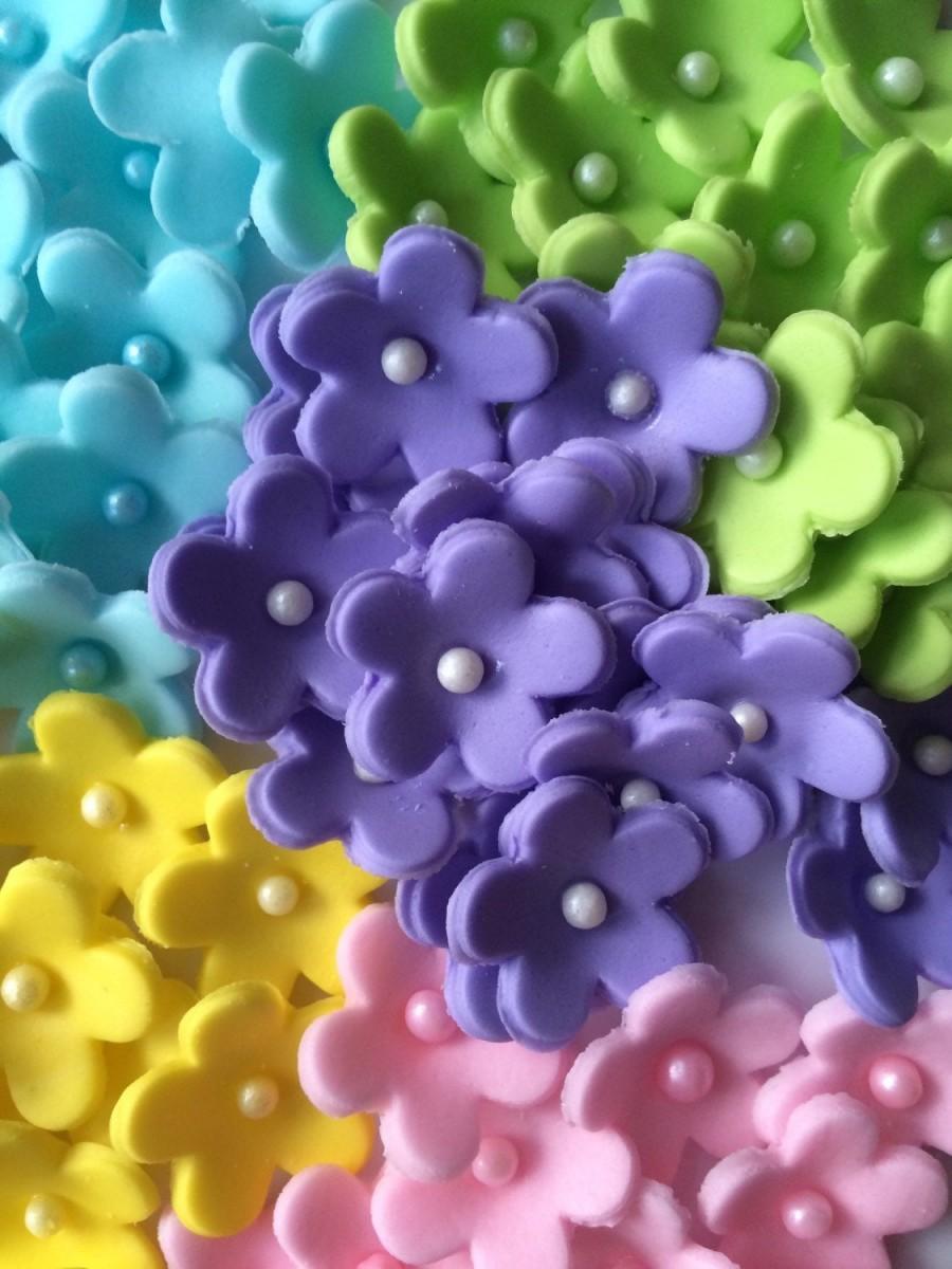 زفاف - fondant flowers, 60/50 small edible flowers with center pearl cupcake cake pop toppers cookie decoration baby shower by Inscribinglives