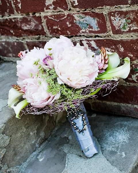 Hochzeit - From the Estate Wedding Shoot on Yerba Buena Island Flowers @sassydivadesigns #wedding #weddingstyles #wwddingflowers #weddingflorist #Bayareafloralartist #sfflorist