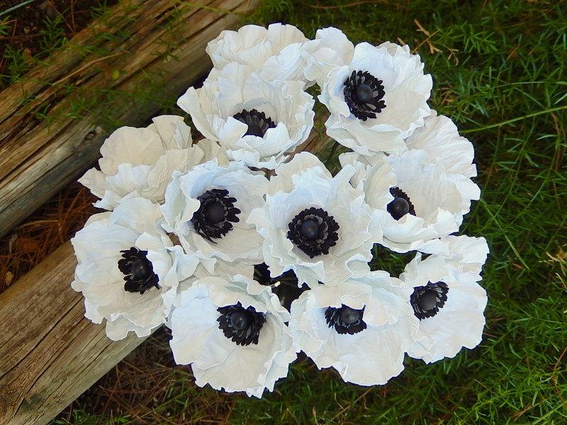 Mariage - Anemone Wedding Bouquet - White Paper Anemone Blooms - Dozen Anemones - Anemone Flowers -  -  Custom Colors Available