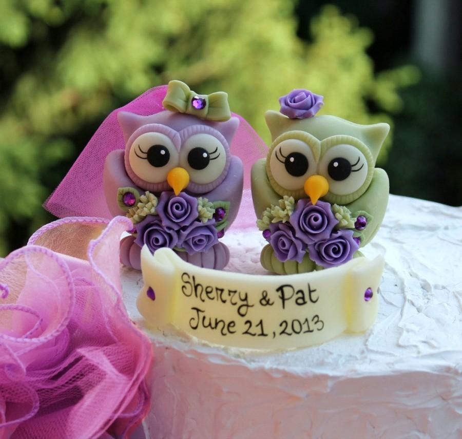 Hochzeit - Personalized same sex owl love bird wedding cake topper, two personalized brides, Mrs and Mrs cake topper, with banner
