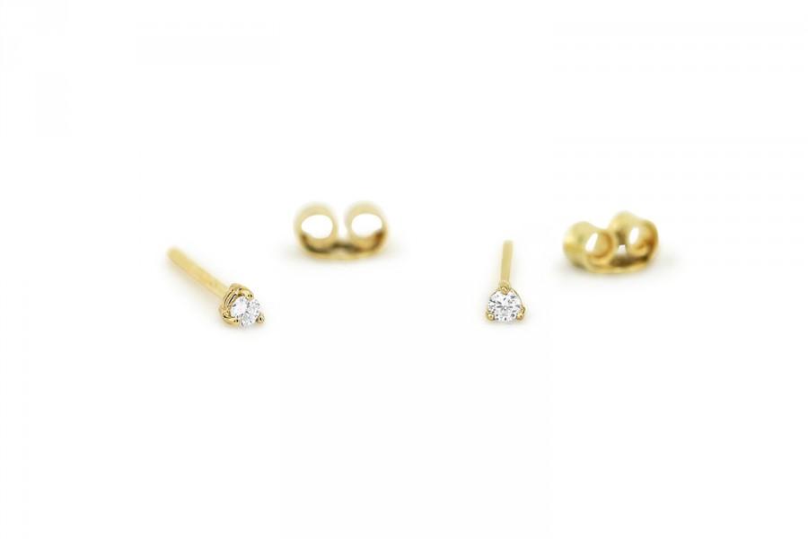 زفاف - 14k Gold Diamond Studs / 3 Prong Mini Diamond Studs/ 14k Tiny Diamond Solitaire Stud Set in Prongs /  Bridesmaid Gift