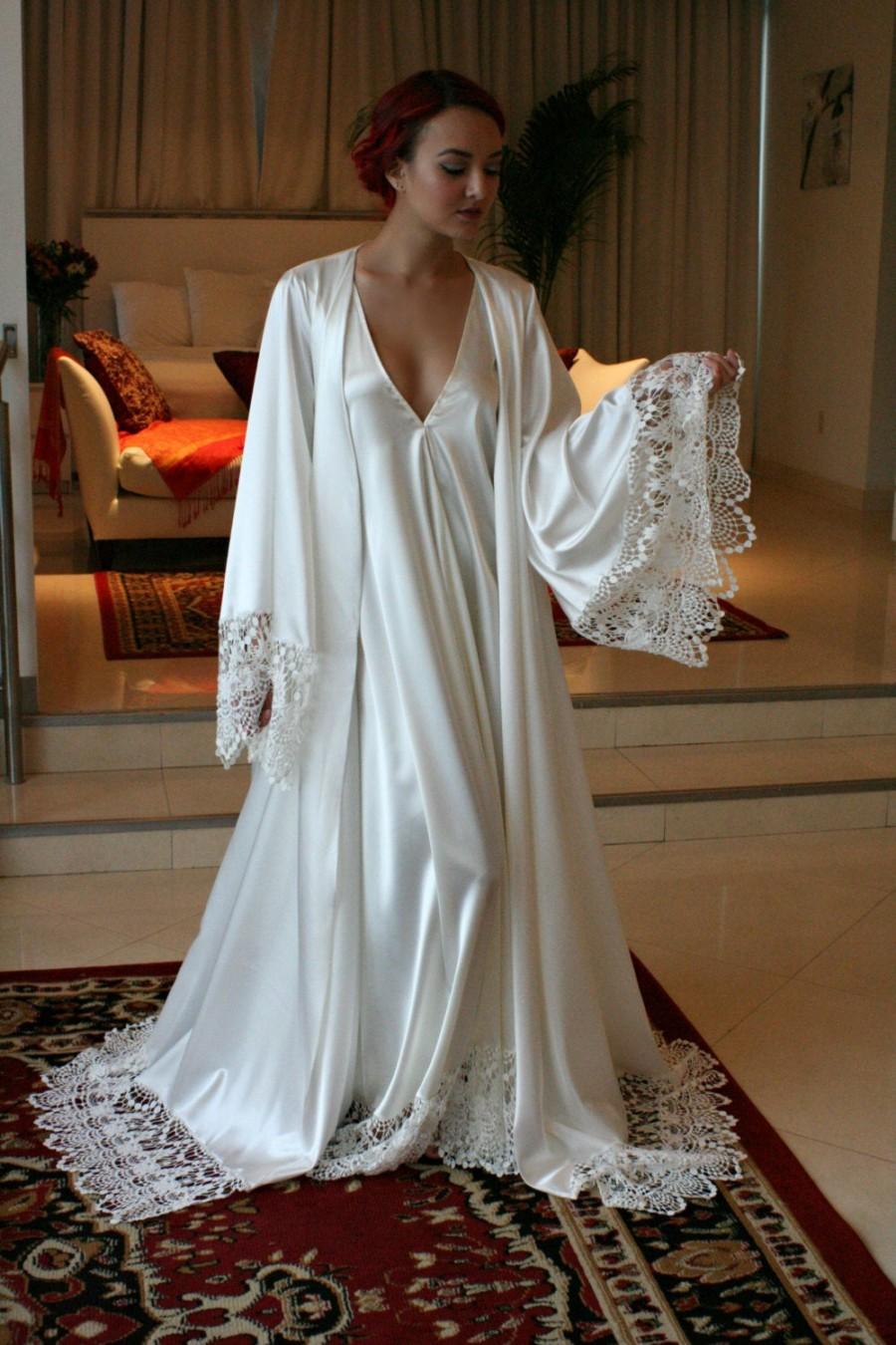 Hochzeit - Satin Bridal Robe Wedding Trousseau Satin Sleepwear Wedding Robe Bridal Lingerie Venise Lace Satin Wedding Lingerie Lace Robe