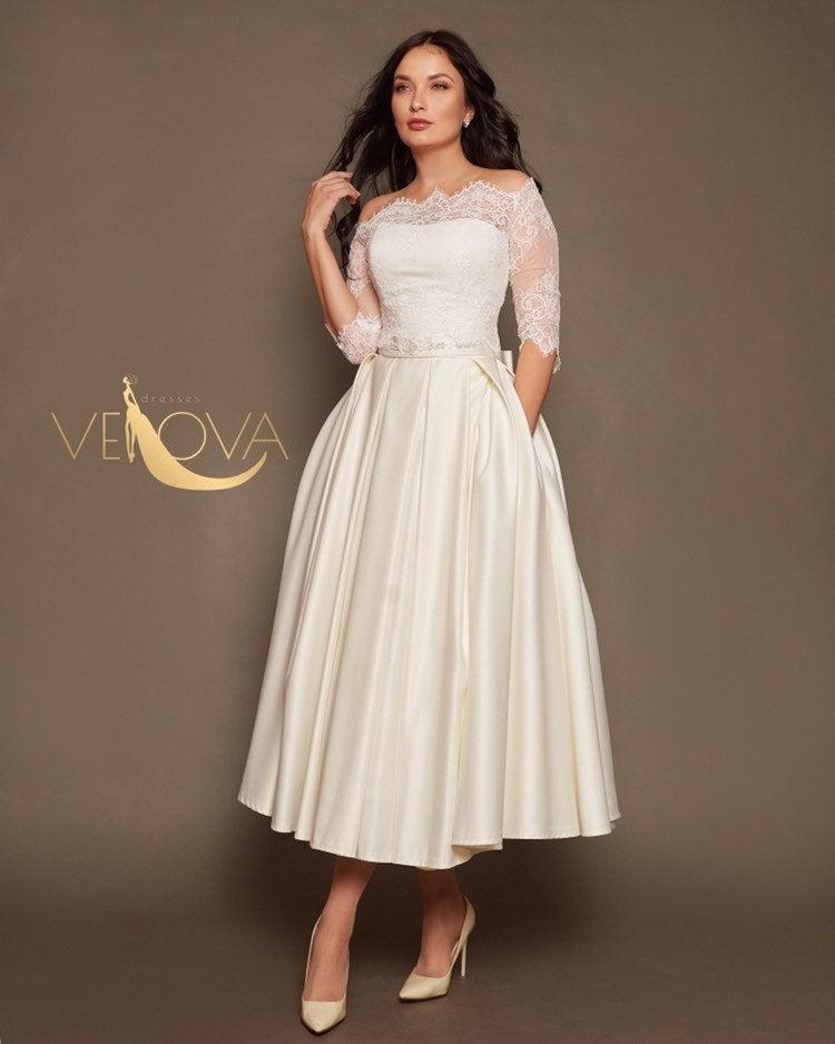 Hochzeit - Short Lace Wedding Dress, Tea Length Wedding Dress Long Sleeve
