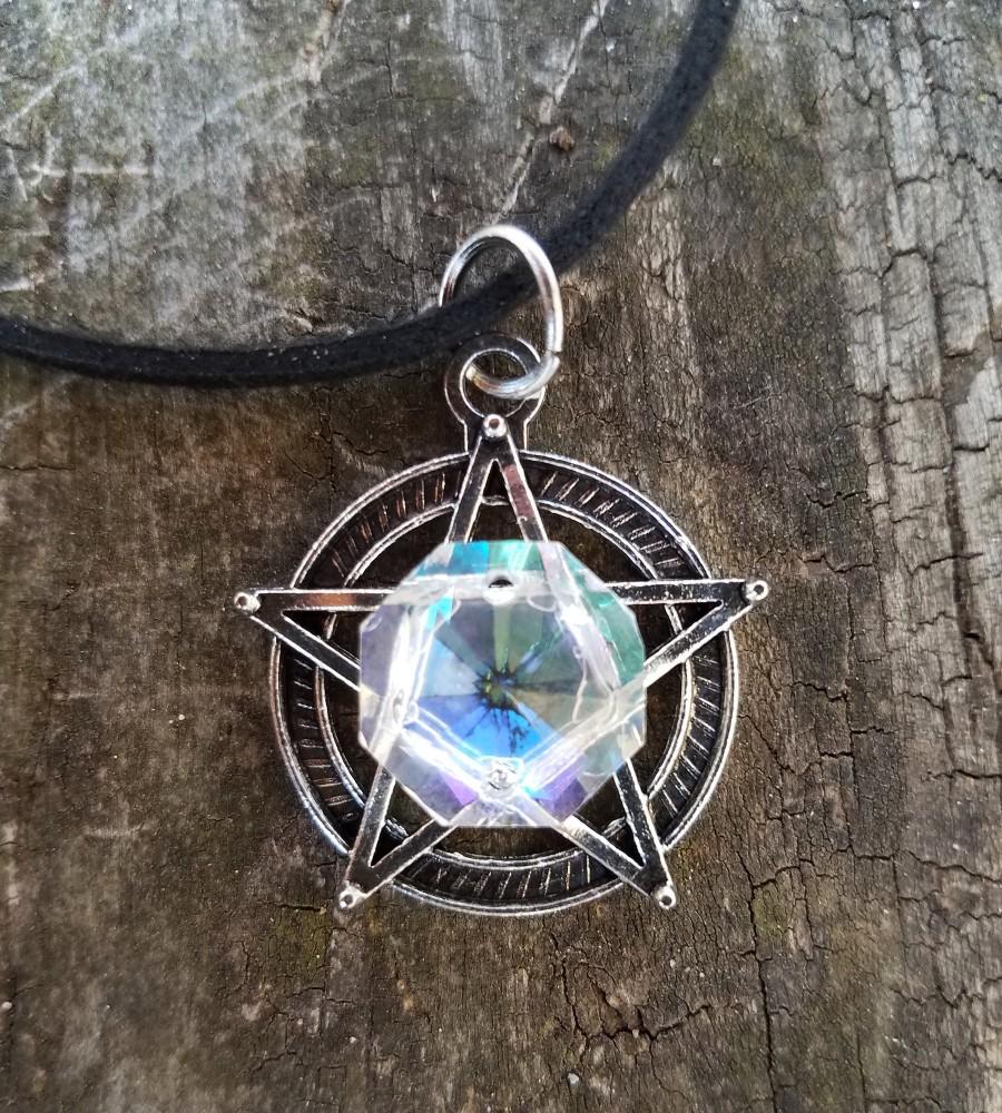 Mariage - White Witch Pentacle Necklace/ Witch jewelry/ Witchcraft/ Wiccan Jewelry/ Pagan Jewelry/ Protection Talisman/ Pentagram Necklace/ Yule Gift