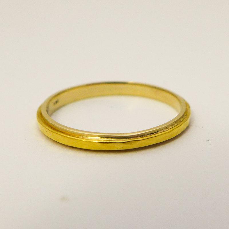 زفاف - 22k and 14K Gold Wedding Band, Thin Wedding Band for Men and Women, Hammered Yellow Gold Delicate Ring, Minimalist, Unisex Stacking Ring