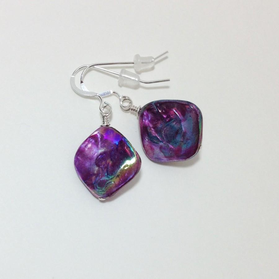 زفاف - Purple Mother of Pearl Shell, Aurora Borealis Finish, Sterling Silver, Gift for Her, Shell Drop, Beach Earrings, Shades of Purple