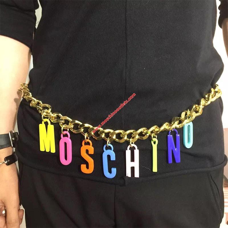 Hochzeit - Moschino Rainbow Logo Chain Waist Gold