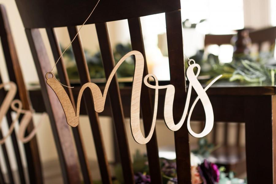 Hochzeit - Mr and Mrs Signs- Wedding Chair Signs- Sweetheart Table Decor- Rustic Wedding Decor- Wedding Signs- Boho Wedding Decor- Reception Decor