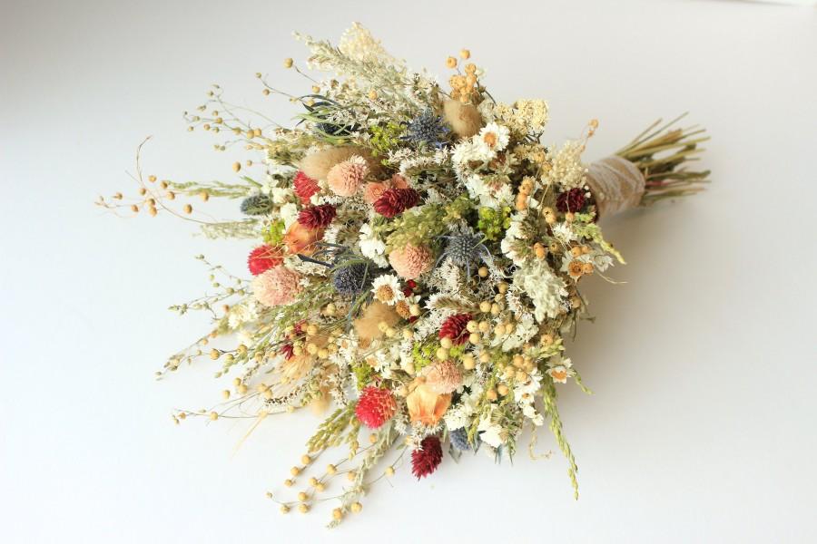 زفاف - Blue Thistle Burgundy Dried Flowers /Preserved Daisy Flowers Greenery Bouquet /Mix of Blush Peach flowers / Fall Winter Bridal bouquet