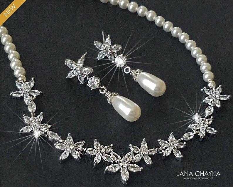 Mariage - Pearl Bridal Jewelry Set, White Pearl Silver CZ Set, Swarovski White Pearl Set, Wedding Jewelry, Bridal Jewelry, Dainty Pearl Jewelry Set