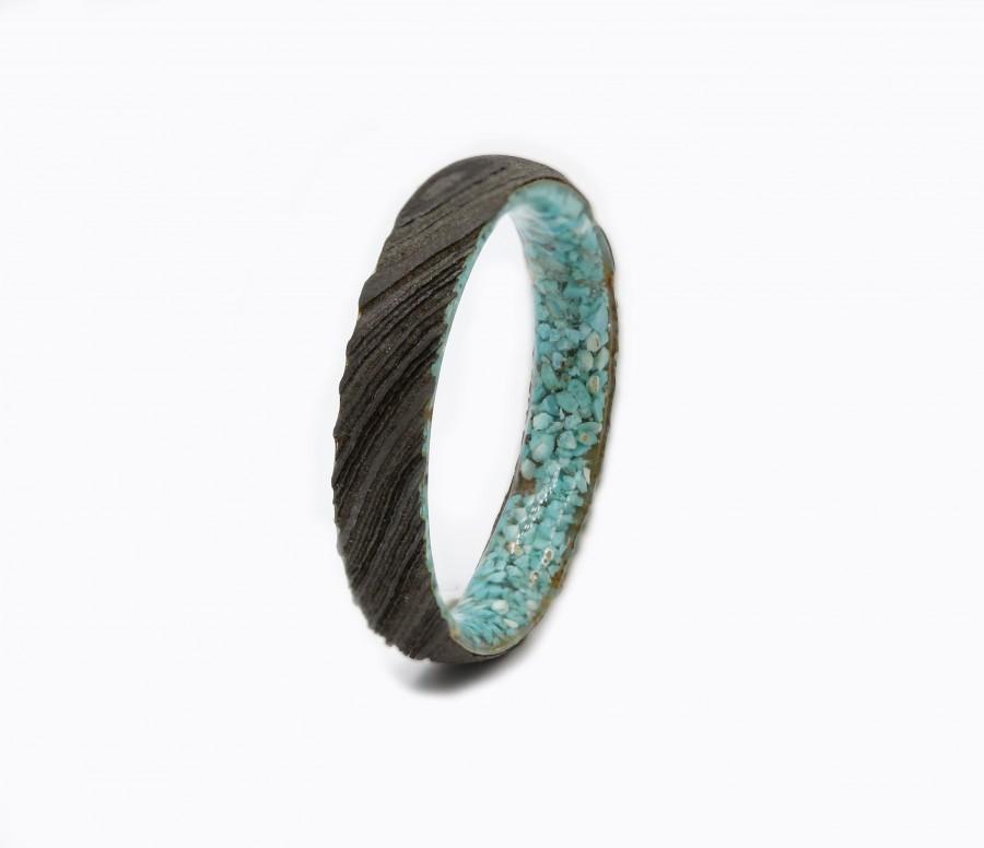 Mariage - Turquoise ring Damascus steel round band black wedding ring mens wedding band raw stone man woman size 3 to 16