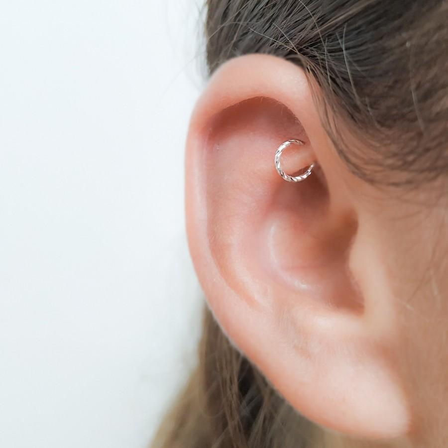 Свадьба - SALE - Rook Earring Piercing - Diamond Cut Rook Hoop - Silver Rook Hoop Earring - Rook Jewelry - Thin Rook
