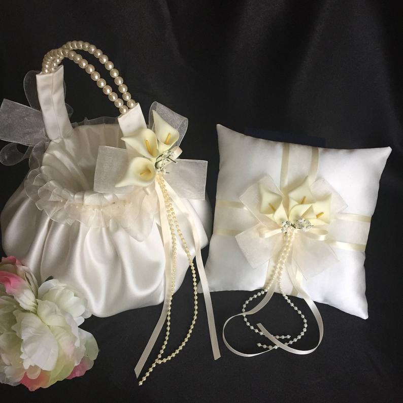 Hochzeit - Calla lily Ring bearer pillow, wedding flower girl basket, ivory flower girl basket, calla Lilly flower girl basket, wedding ring pillow