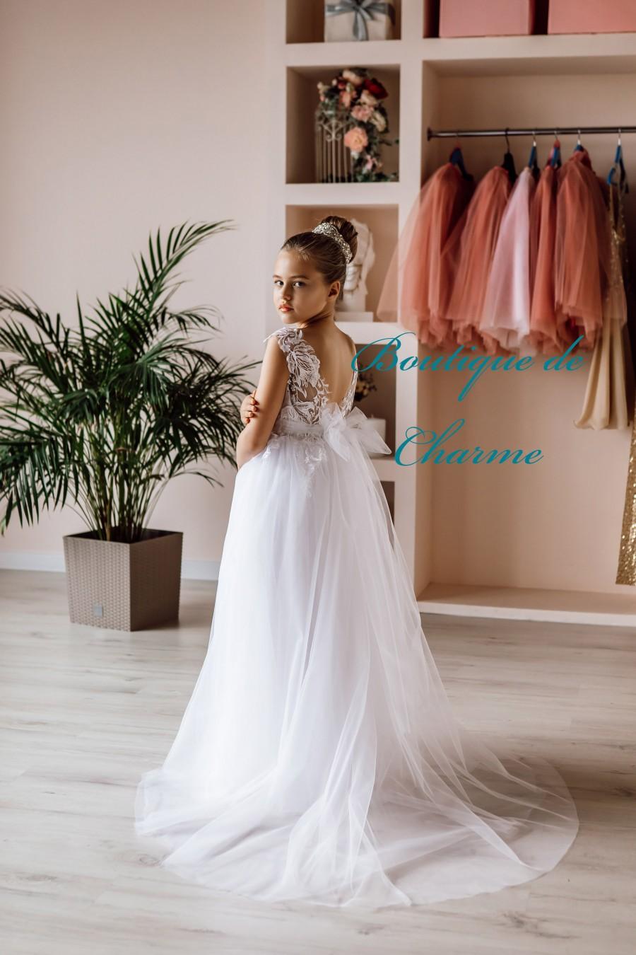 Hochzeit - Flower girl dress train, Tulle flower girl dress,Elegant flower girl dress,Lace girl dress,Long girl dress,Toddler wedding dress,White dress