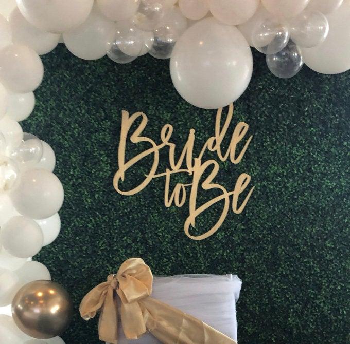 Mariage - Bride to be Sign for bridal shower, Bride sign, Wedding Signs, Wedding Photo Prop  24" W x 23' H