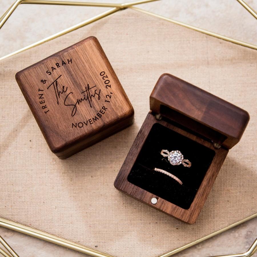 Hochzeit - Square Double Ring Box ( Wood Ring Bearer Box, Wedding Ring Box, Rustic Proposal Engagement Ring Box, Dual Ring Holder )