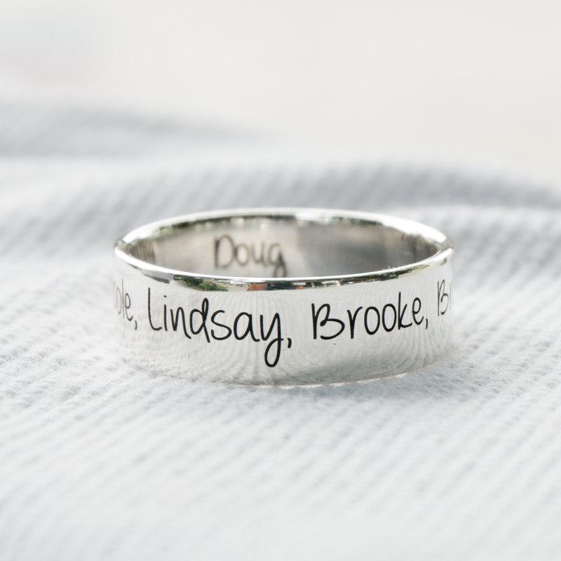 Mariage - 6mm PERSONALIZED RING for HER,Custom Engraved Ring,Family Name Ring,Engravable Rings for Mom,Children name rings for Mother,Anniversary Wife