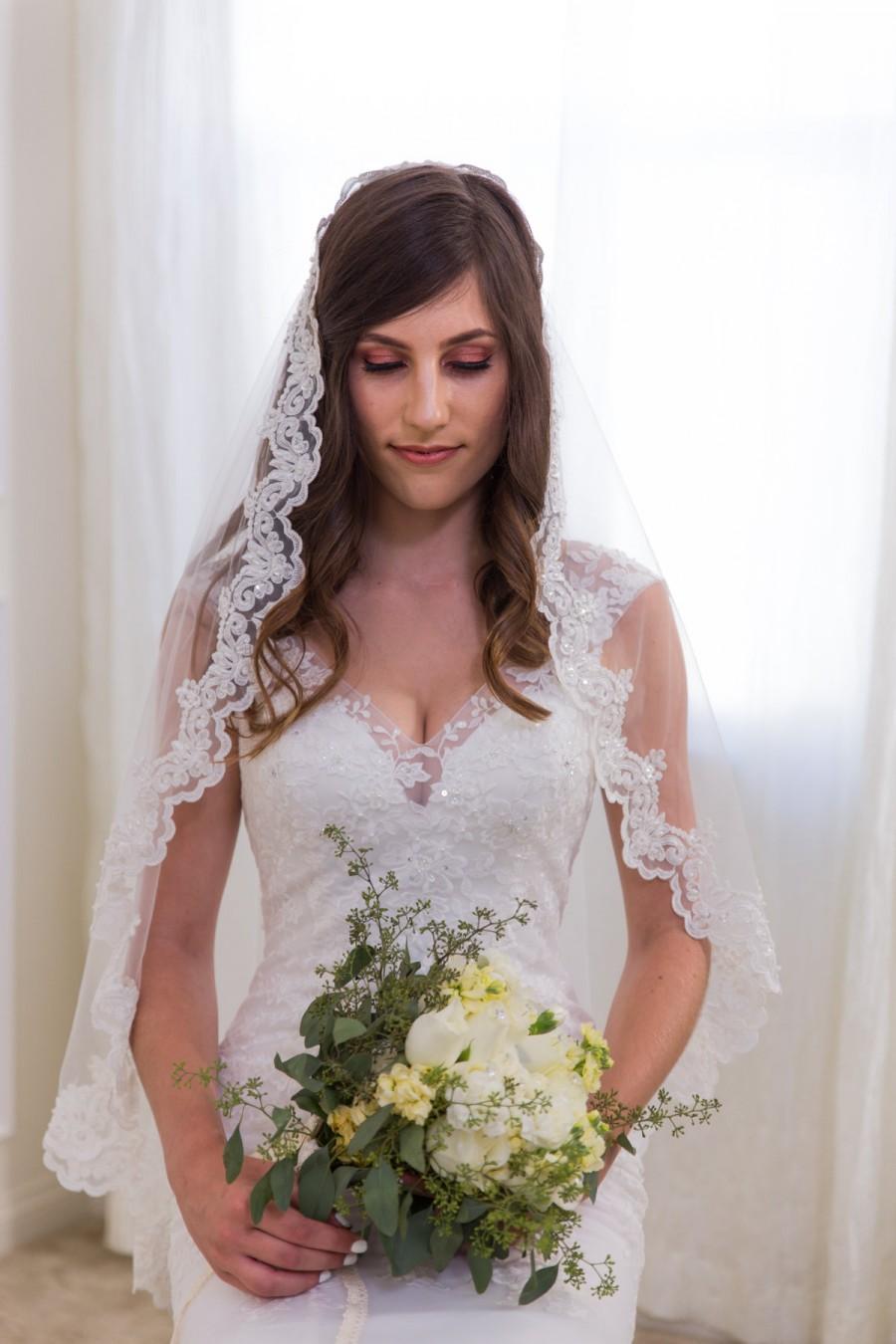 Mariage - Lace Mantilla veil, Bridal Lace single layer, 1 tier,  circle cut , Waist Length wedding veil, Perfect Length veil, bridal veil