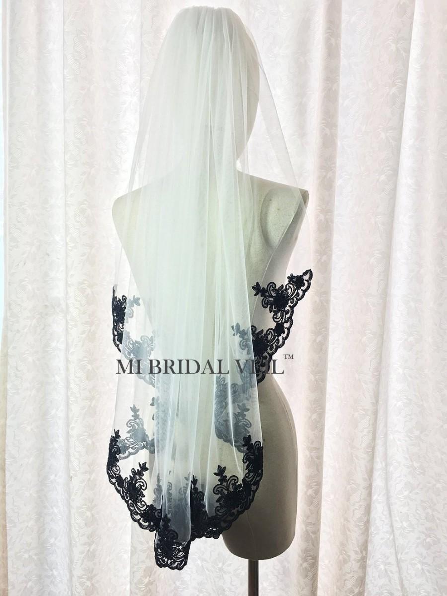 Mariage - Black Veil, Black Bridal Veil, Lace Wedding Veil, Wedding Veil Lace at Chest, Hip Length Veil, Custom Veil, Mi Bridal Veil