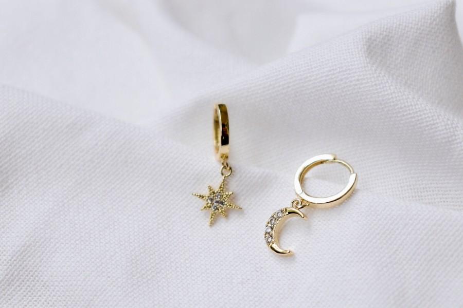 زفاف - Stars and moon earrings, asymmetrical earrings, mismatched earrings, star drop earring, moon earrings, tiny hoop earrings,tiny star earrings