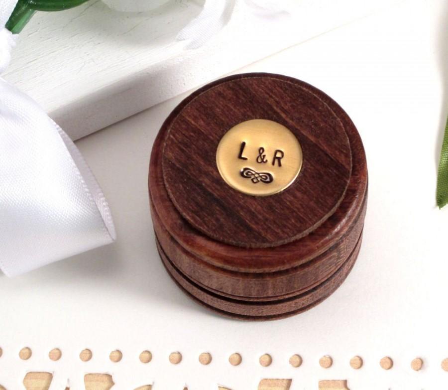 زفاف - Ring Bearer Box, Personalized Round Wedding Ring Box, Custom Ring Box, Hand Stamped, Rustic Wood Box, Wedding Ring Holder, Round Ring box