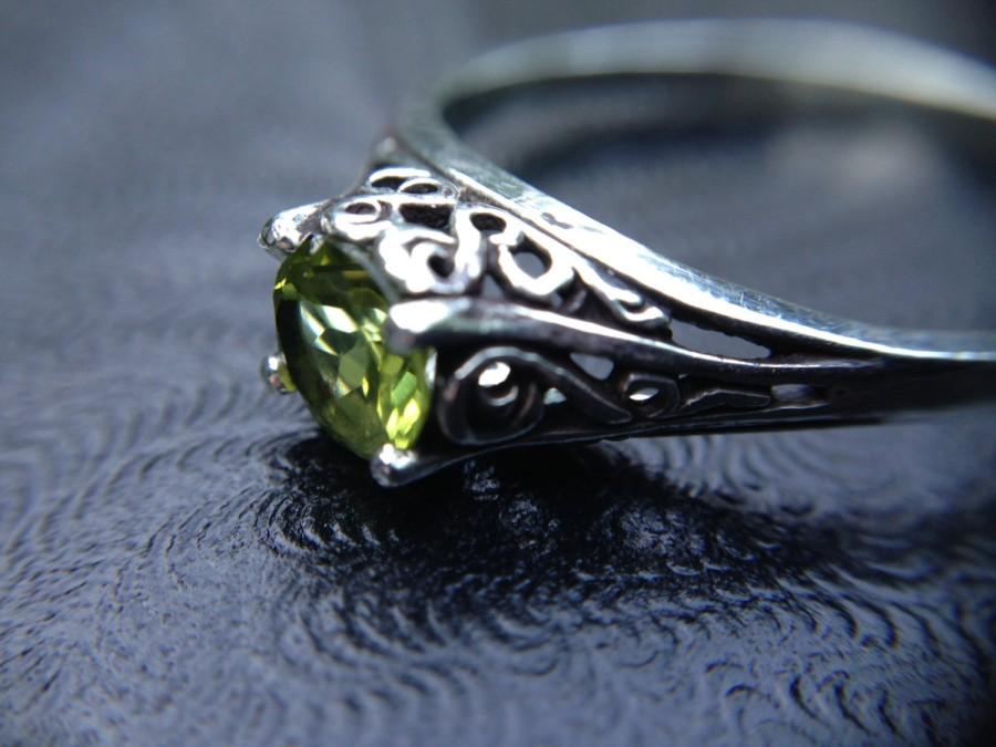 Hochzeit - The Enchantment Goddess’s Sterling Silver Genuine Healing Faceted Peridot Raised Filigree Heart Ring, AA-Grade Peridot, Heart Shaped Ring, 7