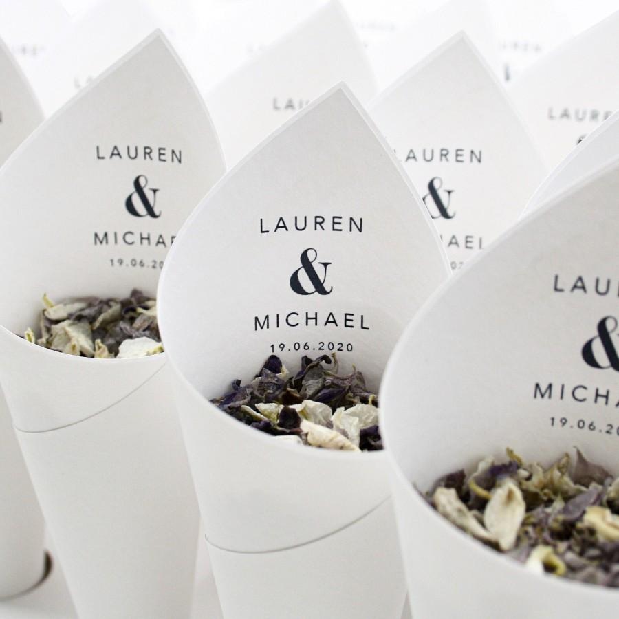 Hochzeit - Wedding confetti cones personalised Elegance style